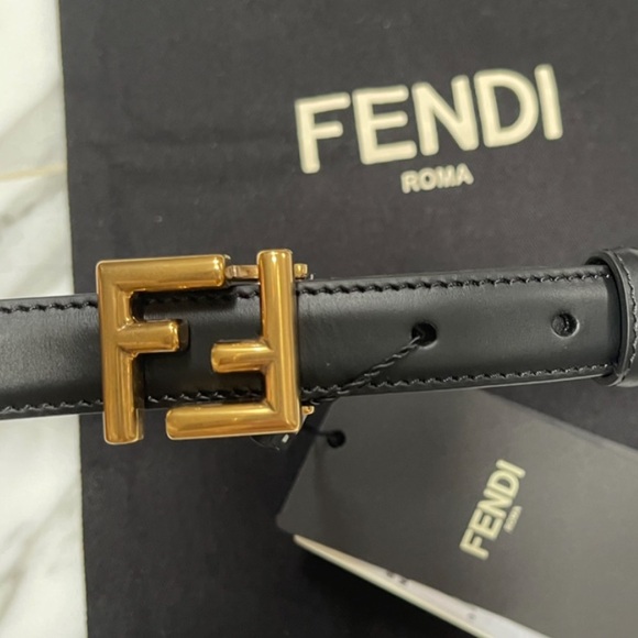 FENDI LEATHER BELT WITH ICONIC “FF” LOGO IN GOLD FINISH METALWARE - Picture 15 of 16